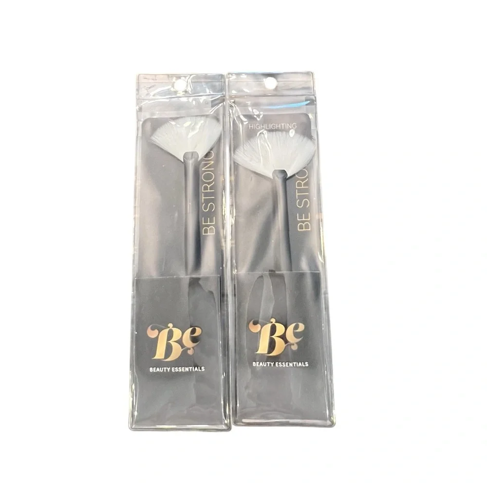 Beauty Essentials Makeup Brush 2 Pc Highlighting Brush‎ Black White NEW